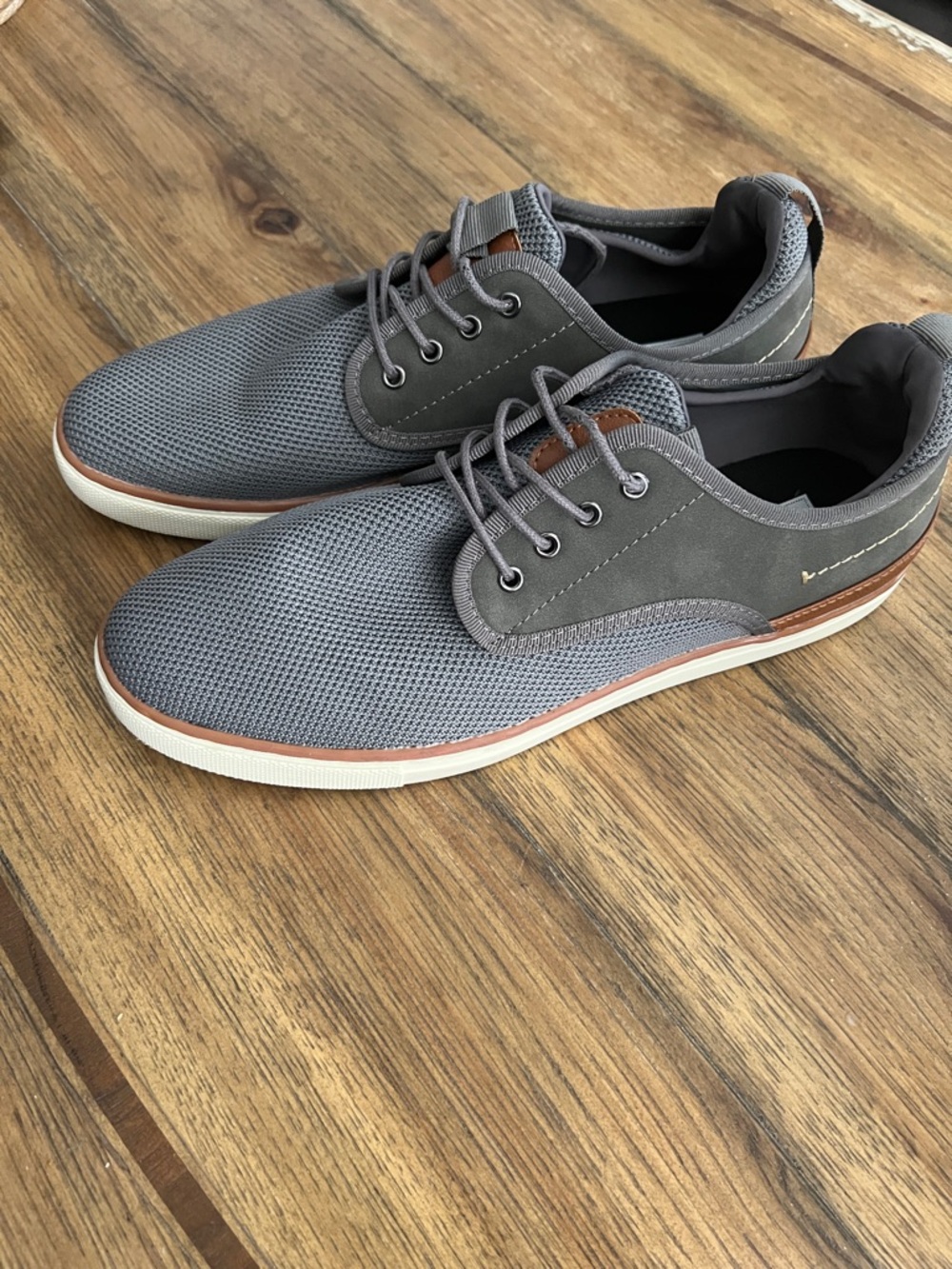 Steve Madden Gray Mesh Lace-Up Casual Sneakers with Brown Trim